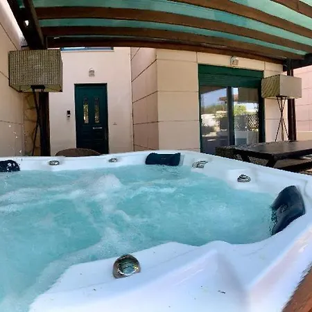 Villa Athina *